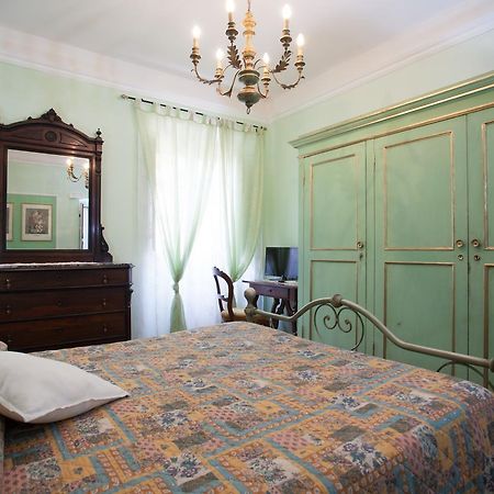 Corte Palazzo Picedi Benettini Sarzana Esterno foto