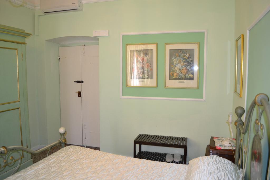 Corte Palazzo Picedi Benettini Sarzana Esterno foto