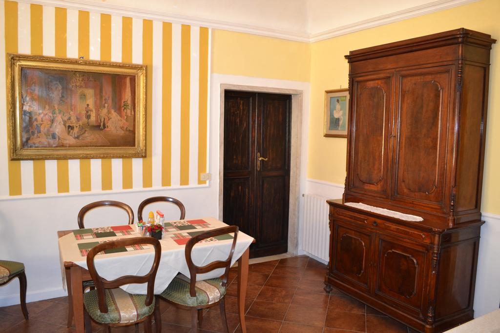 Corte Palazzo Picedi Benettini Sarzana Esterno foto