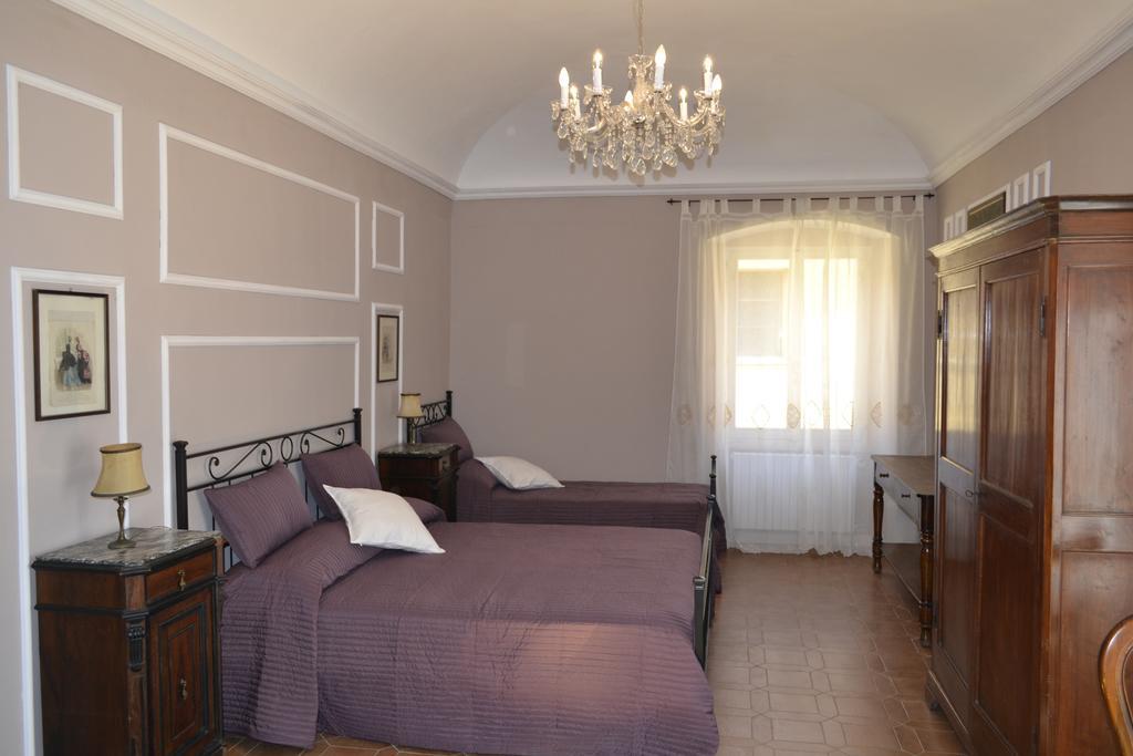 Corte Palazzo Picedi Benettini Sarzana Camera foto