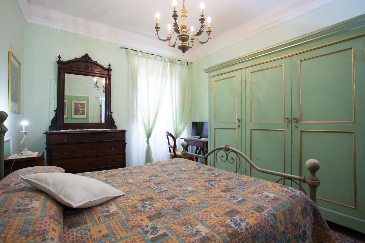 Corte Palazzo Picedi Benettini Sarzana Esterno foto