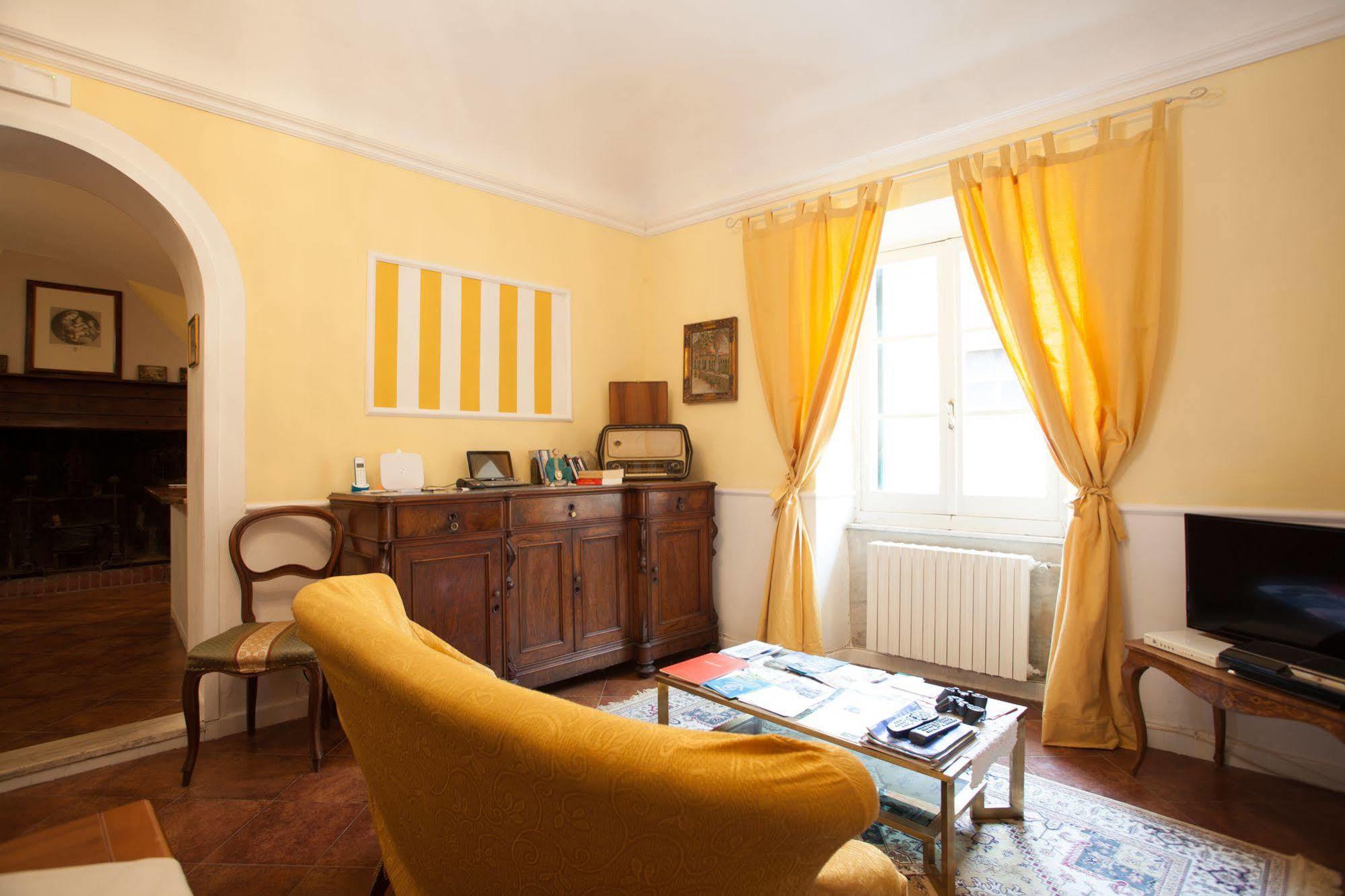 Corte Palazzo Picedi Benettini Sarzana Esterno foto