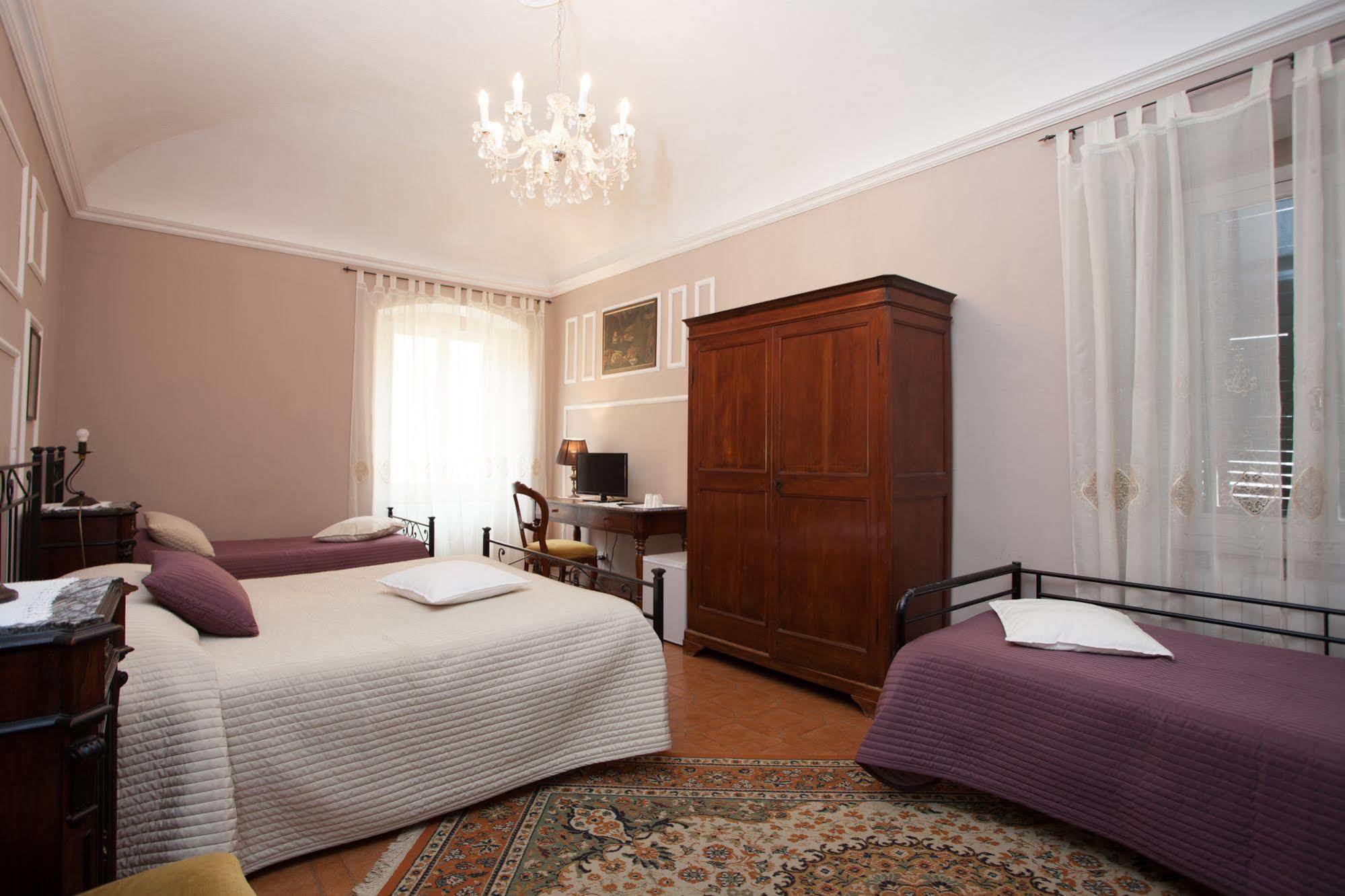 Corte Palazzo Picedi Benettini Sarzana Esterno foto