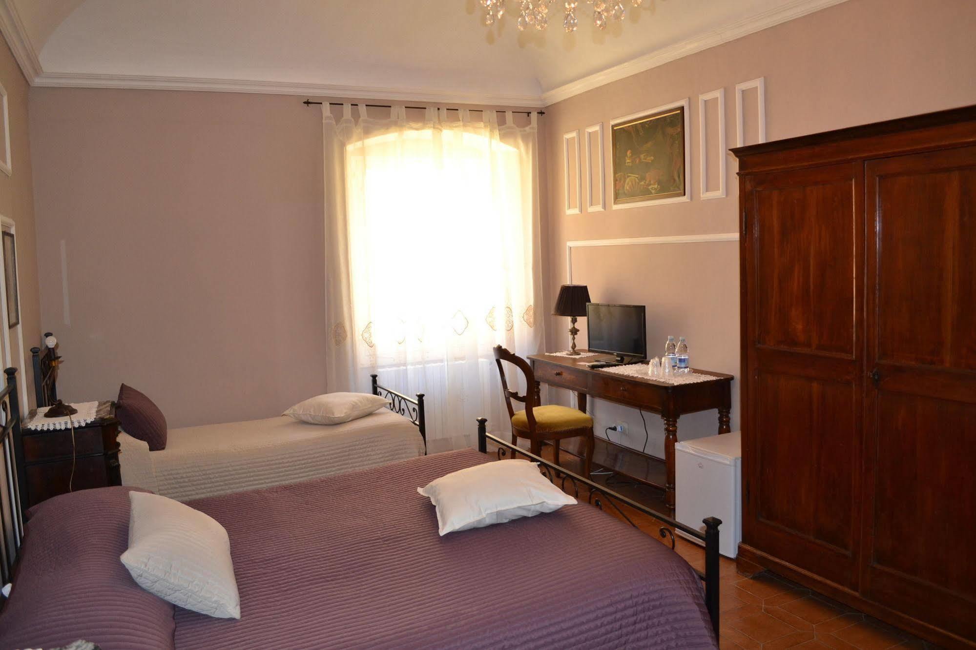 Corte Palazzo Picedi Benettini Sarzana Esterno foto
