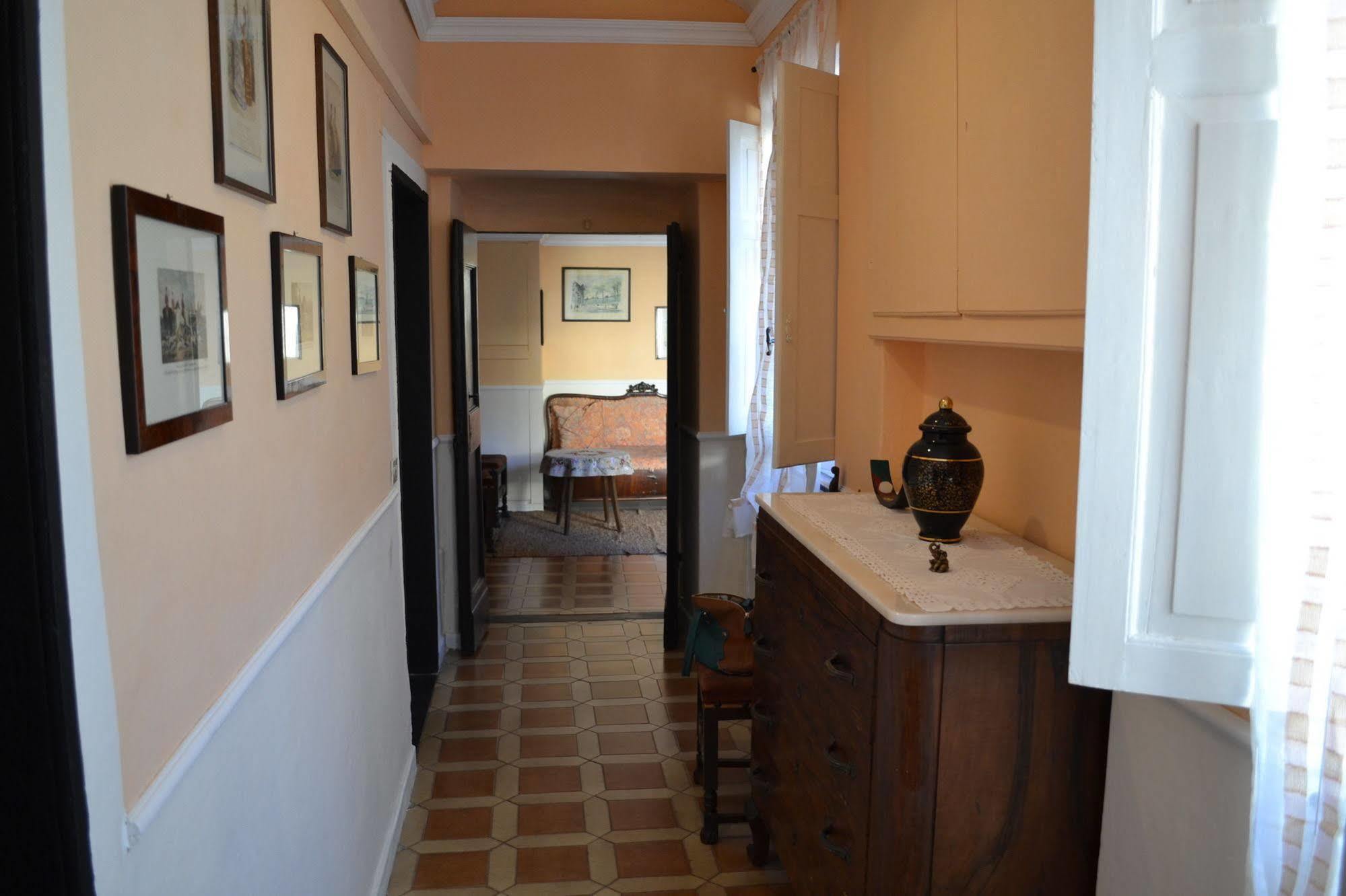 Corte Palazzo Picedi Benettini Sarzana Esterno foto