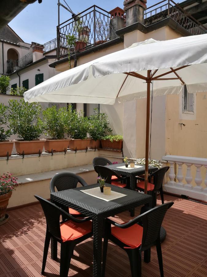 Corte Palazzo Picedi Benettini Sarzana Esterno foto